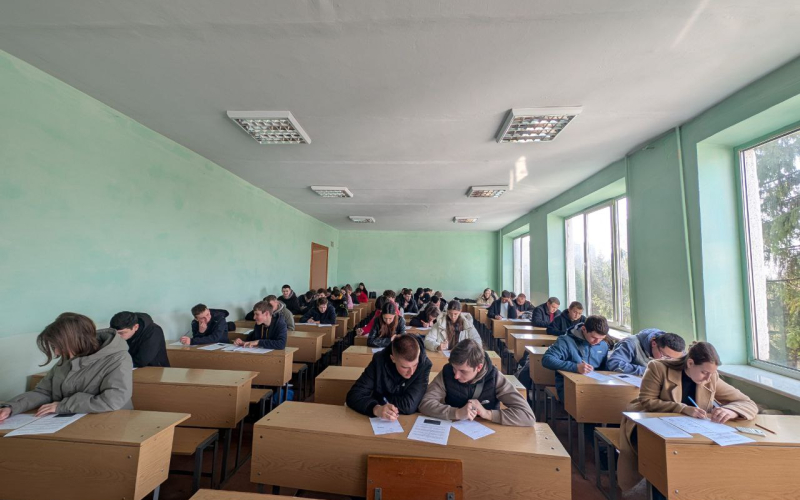 студентська олімпіада з фізики у великій аудиторії за 2026 рік