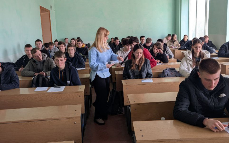 студентська олімпіада з фізики у великій аудиторії за 2026 рік