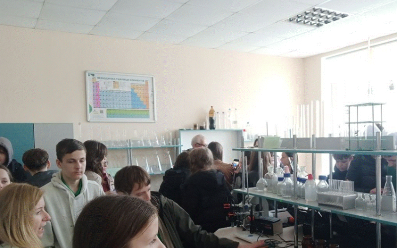 ЗНАЙОМСТВО З УНІВЕРСИТЕТСЬКИМ ЖИТТЯМ КАФЕДРИ