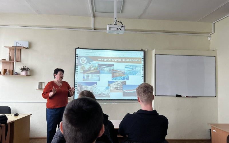 Поглиблення освітнього партнерства: кафедра інженерії програмного забезпечення на зустрічі зі студентами Коледжу електронних приладів ІФНТУНГ