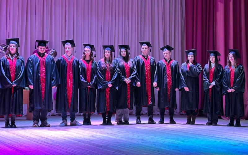 У добру путь, дорогі випускники!