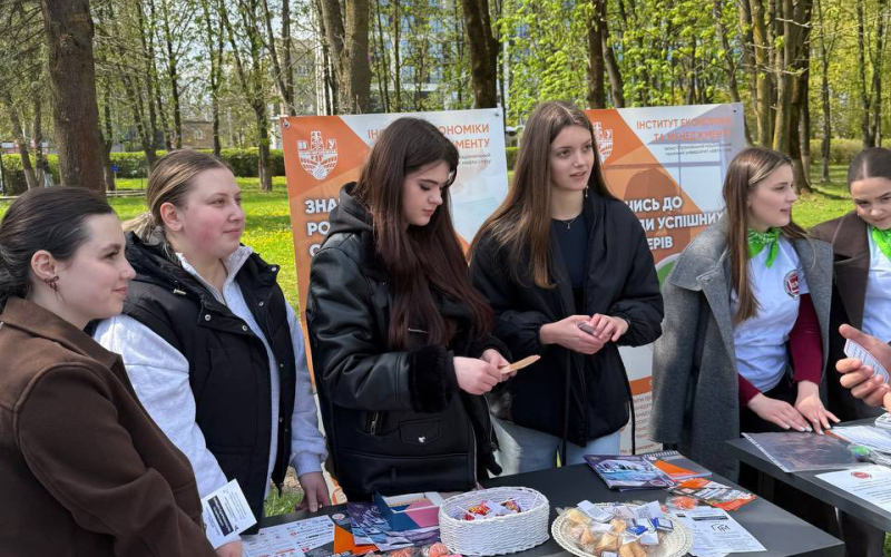 Техно-пікнік - атмосферний день знайомств, емоцій і перших рішень про майбутнє.