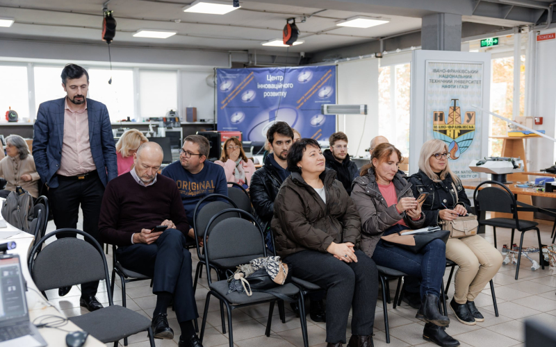 Участь у панельній дискусії