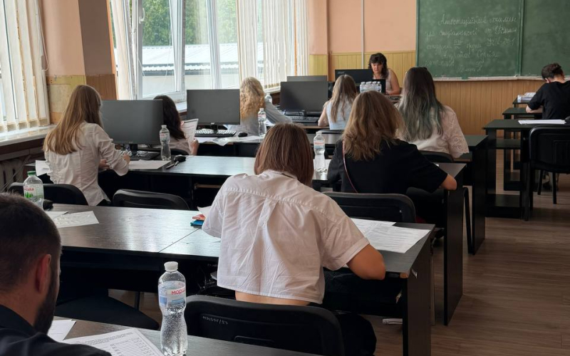 Випускники освітньої програми «Англійська філологія та переклад» успішно склали атестаційний екзамен
