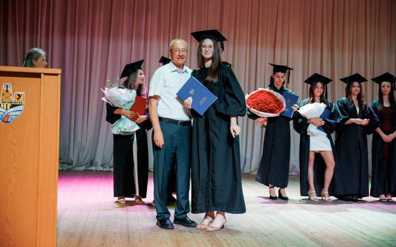 1111