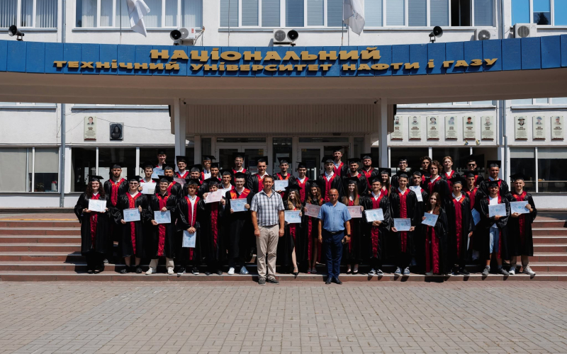 Урочисте вручення дипломів випускникам бакалаврату спеціальності 121 «Інженерія програмного забезпечення»