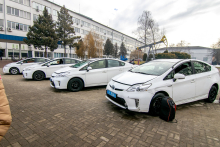 П’ять Toyota Prius – в освітній парк ІФНТУНГ